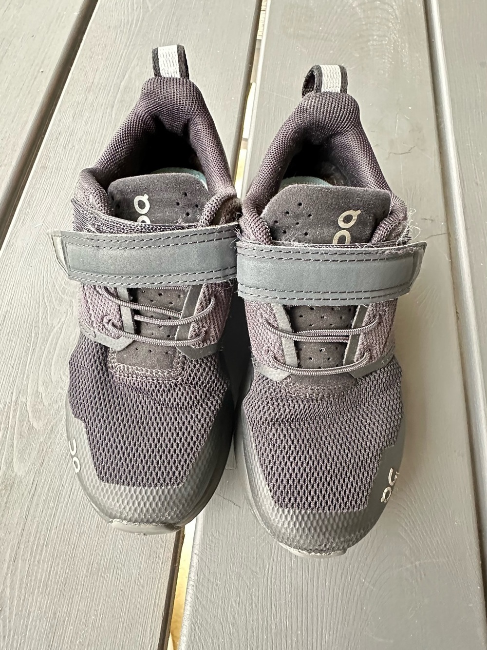 On Running Kids Black Mesh Sneakers with Hook-and-Loop Strap